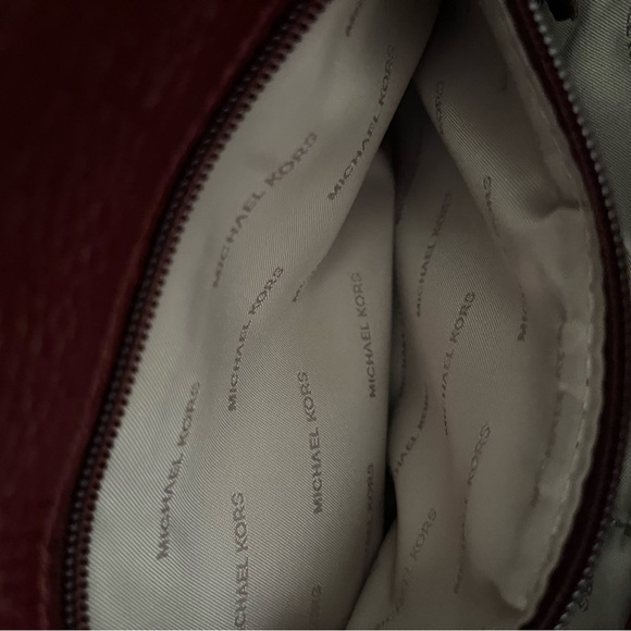 Michael Kors Evie leather medium shoulder bag with flap in Burgundy EC - Picture 12 of 12